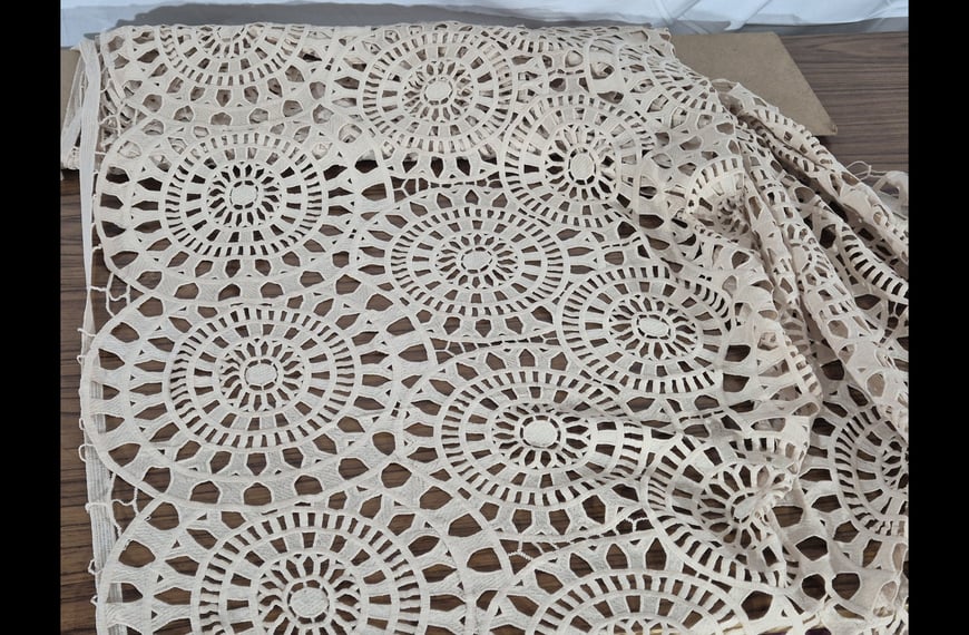Guipure Lace with Large and Small Circles Polyester Single-Colored - 130cm